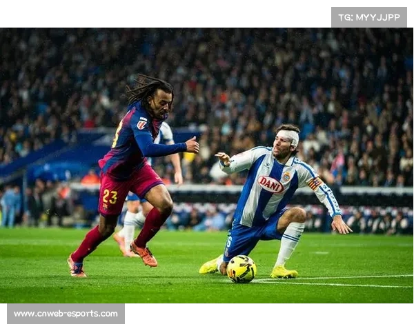 巴萨加泰德比2-0客胜西班牙人，奥尔莫莱万补时连入两球